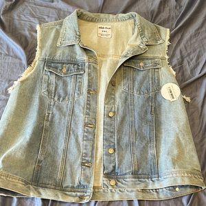 NWT 1xl jean vest with rhinestone fringe